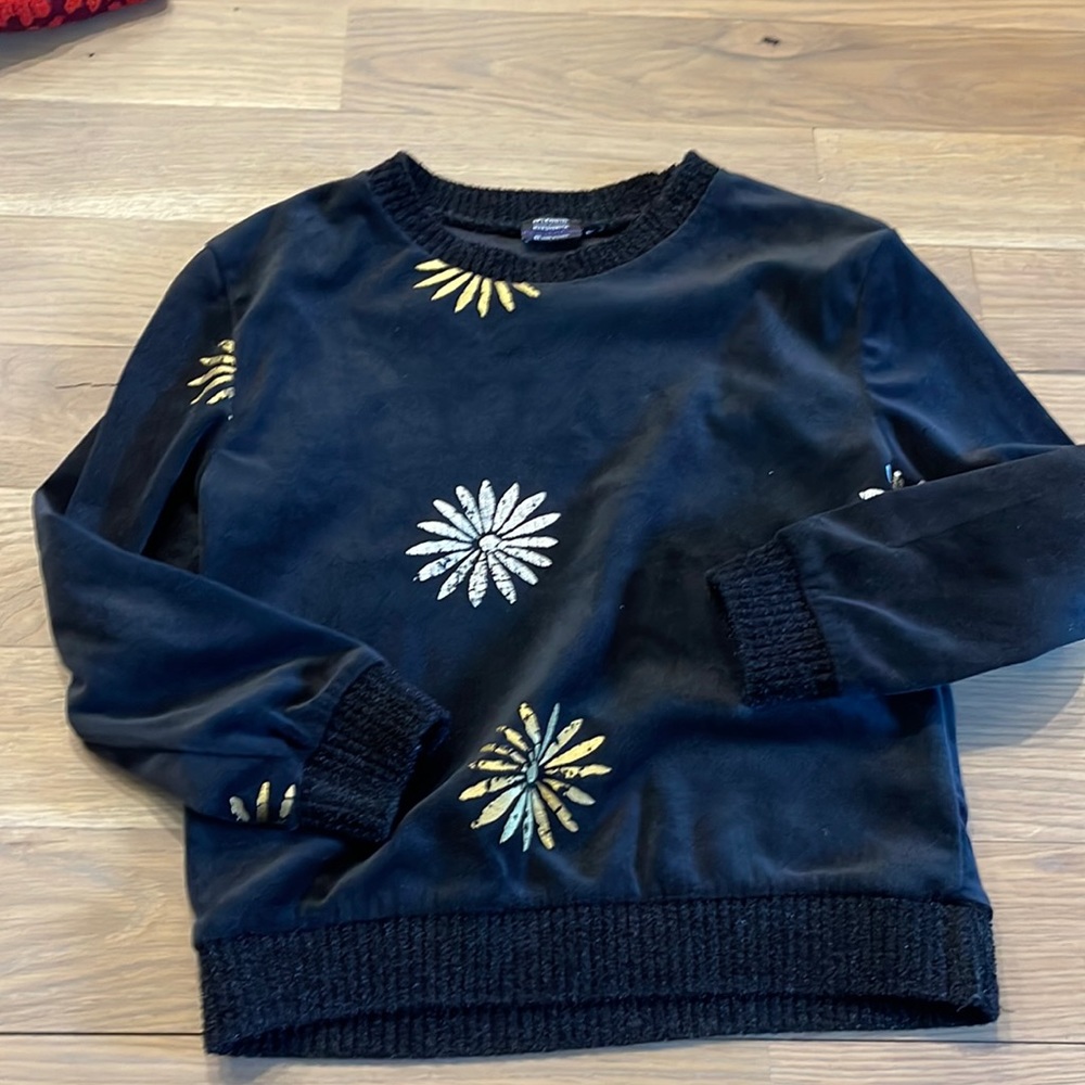 Girls sweatshirt size 6x